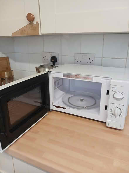 Photo of free Microwave (gosport PO12) #2