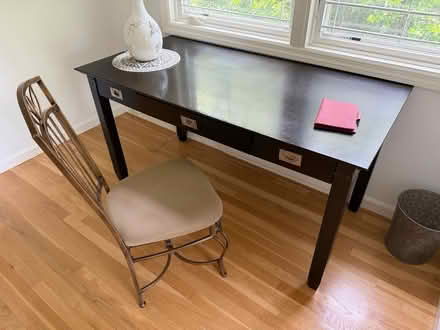 Photo of free Desk and chair (Scarsdale) #1