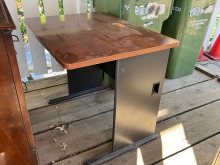 Photo of free Office desks and filing cabinets (229 Southern Heights San Rafae) #4