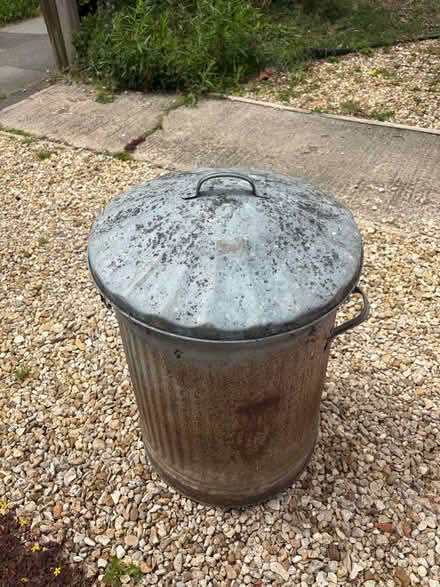 Photo of free Old fashioned dustbin (Oxford OX4) #1
