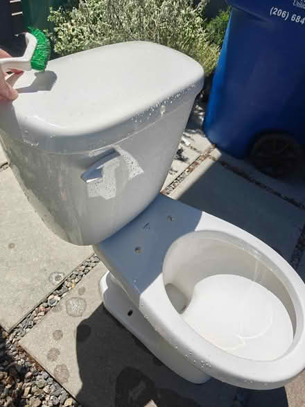Photo of free Gerber Round Toilet + Tank + Seat (Eastlake) #4