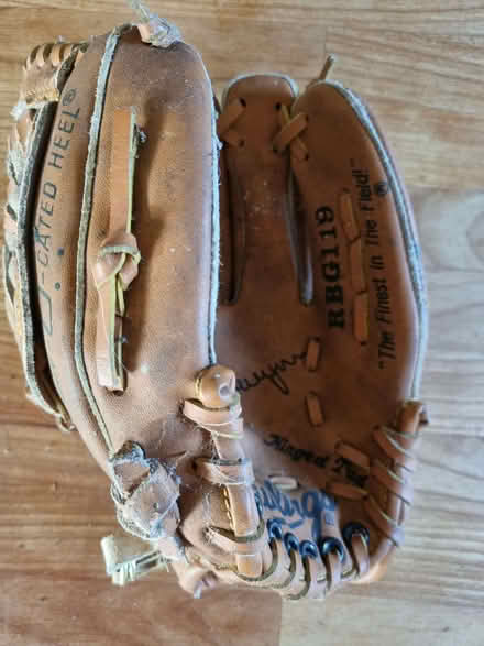 Photo of free Baseball catchers glove (Cainscross GL5) #4