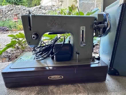 Photo of free Vintage Universal sewing machine (BA11 5JH) #1