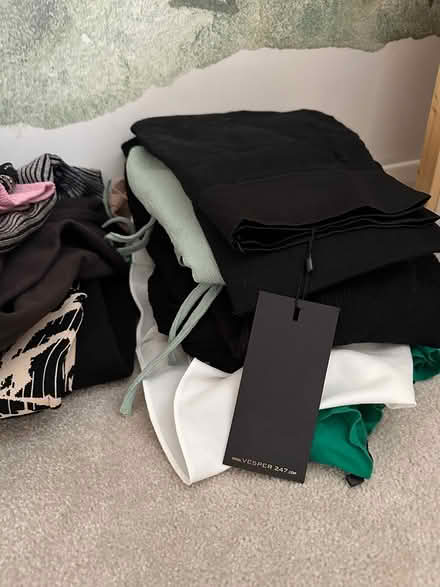 Photo of free Lots of women clothes (En7 6eb) #4