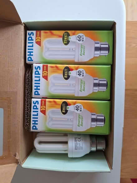 Photo of free 4 x Philips Energy saving bulbs (Wokingham RG40) #1