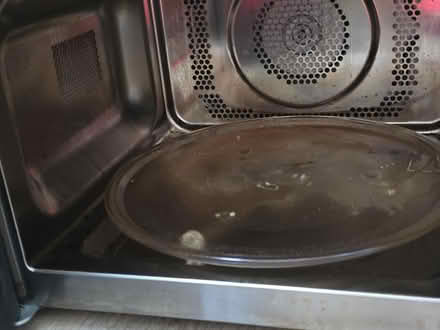 Photo of free DeLonghi combination microwave oven (Foxwood YO24) #2