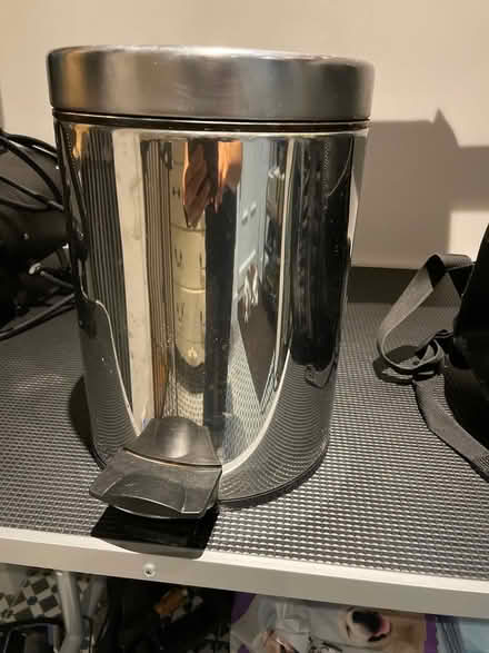 Photo of free Small dustbin (Chessington KT9) #1