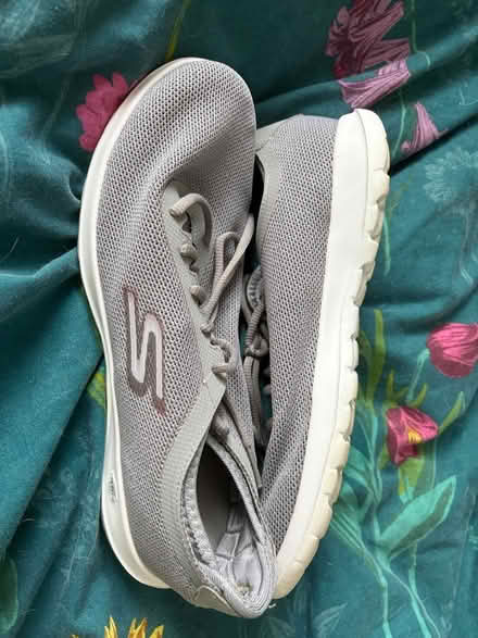 Photo of free women boots/skechers mix size 7 & 8 (Hounslow, TW5) #2