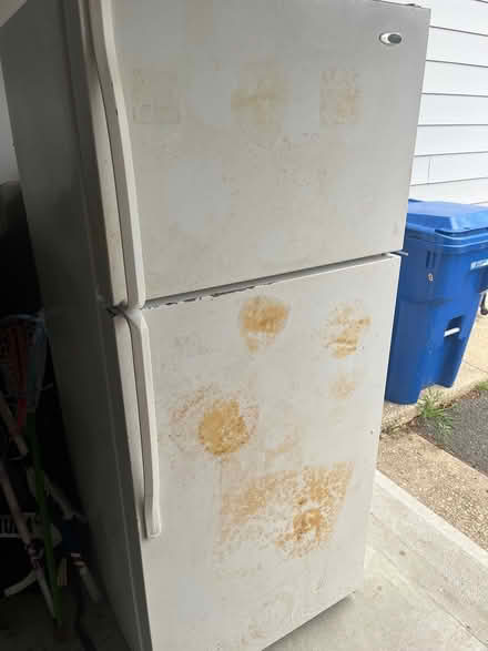 Photo of free Refrigerator (Middletown, NJ) #4