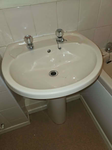 Photo of Peach bathroom sink (Carterton OX18) #1