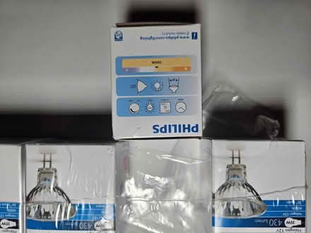 Photo of free 5 x philips Halogen bulbs (Portsea PO1) #1