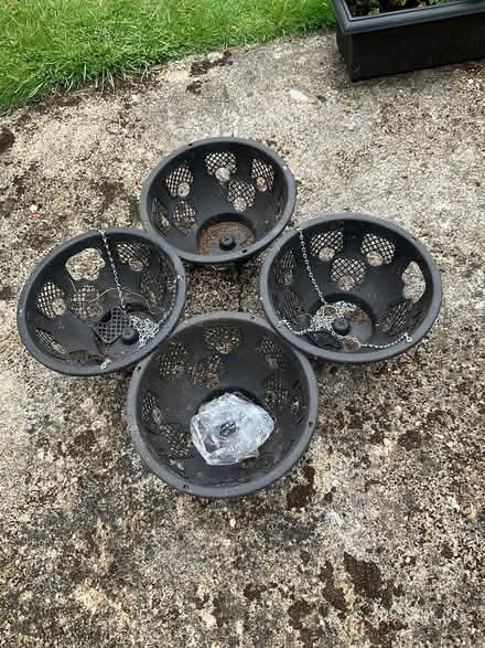 Photo of free 4 Easy fill hanging baskets (Linslade LU7) #1