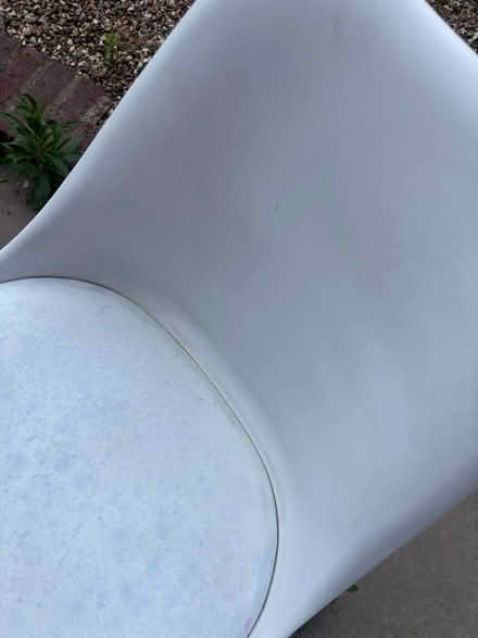Photo of free White chair (Battersea/Clapham Old Town SW8) #3