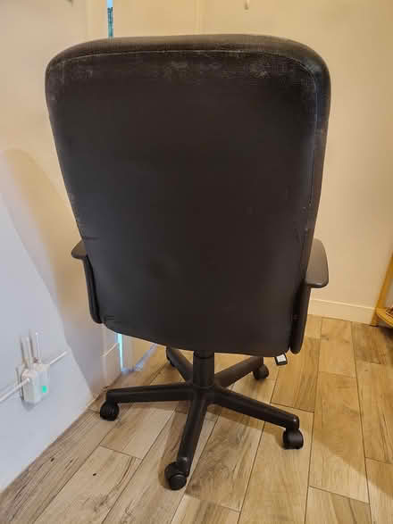 Photo of free Desk chair (Shettleston G32) #3
