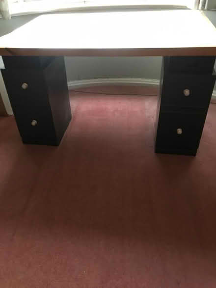 Photo of free Desk (High Barnet EN5) #1