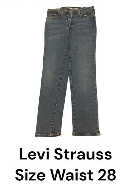 Photo of free Levi Straus Woman’s Jeans (Brooklyn Storage) #1