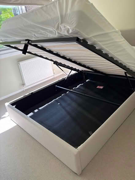 Photo of free Double bet with mattress (Notting Hill Gate W11) #2
