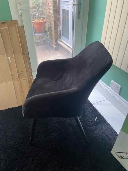 Photo of free Black chair (SE153BS) #1