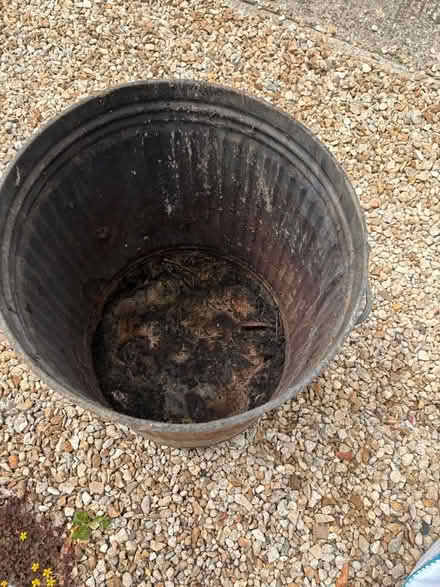 Photo of free Old fashioned dustbin (Oxford OX4) #2