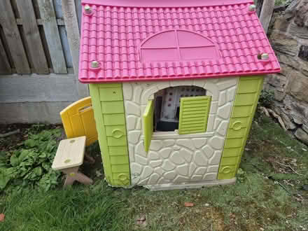 Photo of free Young child's outdoor playhouse (Broomhall S11) #2