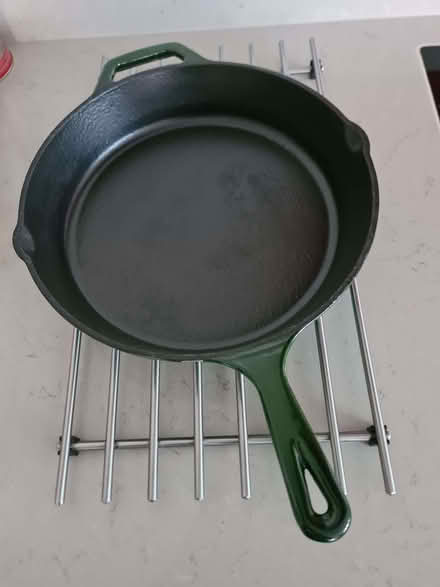 Photo of free Cast Iron Enamelled Pre-Seasoned Frying Pan (Leasgill LA7) #1