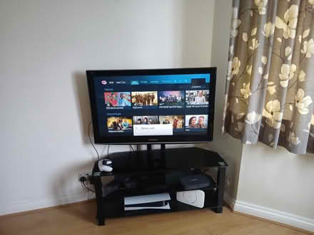 Photo of free 43 inch TV with stand (Stapleford NG9) #1