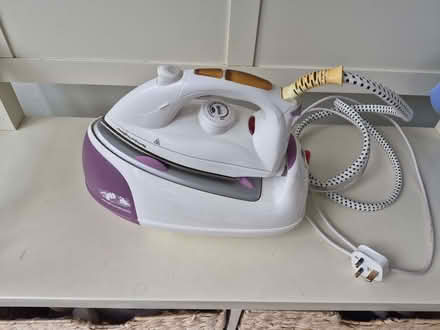 Photo of free Steam iron (Upton CH2) #1