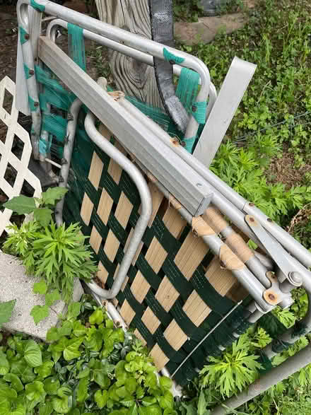Photo of free Old metal lawn chairs (20910) #1