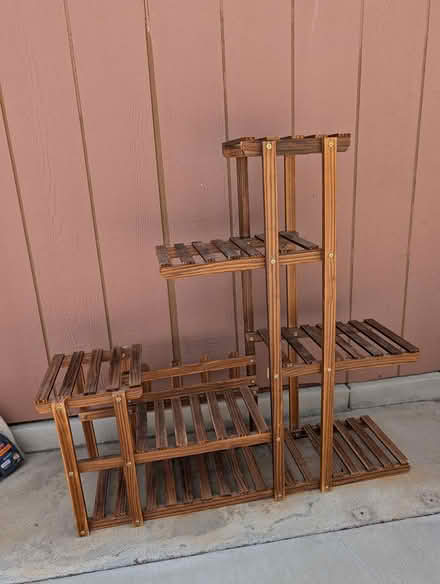 Photo of free Plant Stand (Canyon Crest, Riverside) #1