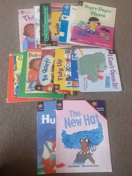 Photo of free Various phonics books (Panshanger AL7) #1