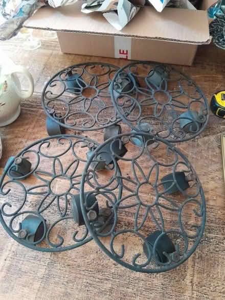Photo of free Four Pot Trolley Stands (Earley RG6) #1