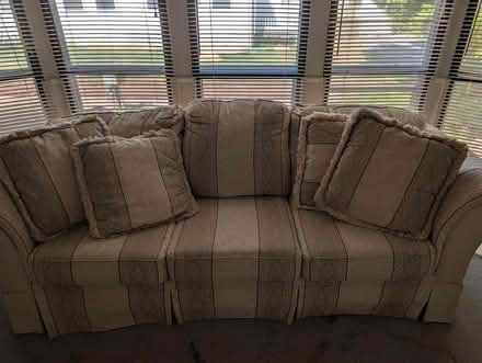 Photo of free furniture (Oak Orchard) #4
