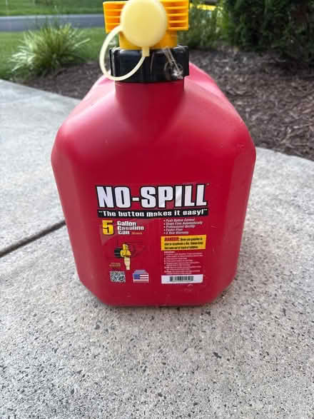 Photo of free 5 Gallon No-Spill Gas Can (Fairfax City) #1