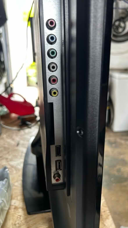 Photo of free 32” tv/dvd combo (North Baddesley SO52) #2