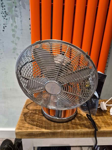Photo of free Tower & desktop Fans (Caversham Park RG4) #1