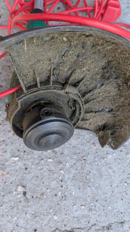 Photo of free Working strimmer, needs line (GU51) #1
