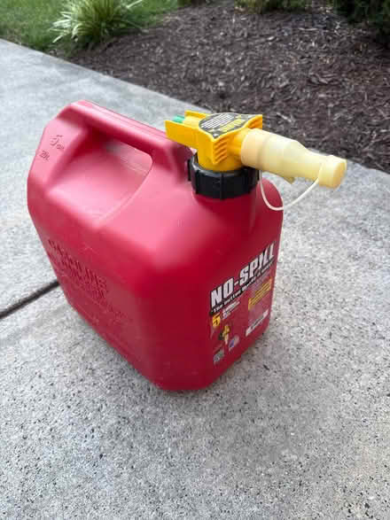 Photo of free 5 Gallon No-Spill Gas Can (Fairfax City) #2
