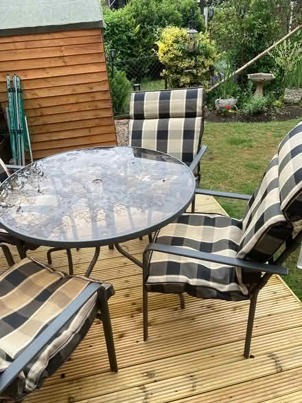 Photo of free Garden futniture (Tring near Robin Hood pub) #2