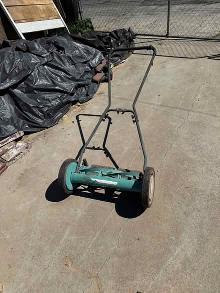 Photo of free Push Mower - works (Midtown Sacramento 95816) #1