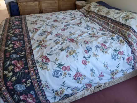 Photo of free King-sized Duvet Cover (Caversham Park RG4) #1