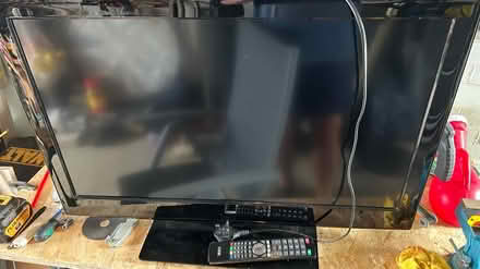 Photo of free 32” tv/dvd combo (North Baddesley SO52) #1