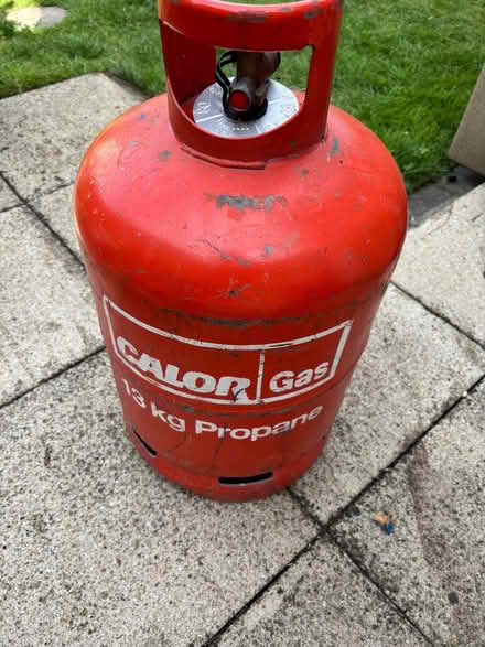 Photo of free Two empty Calor gas bottles Knebworth (Knebworth SG3) #2