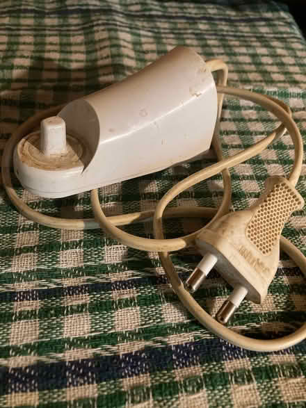 Photo of free Braun toothbrush charger (Battersea SW11) #1