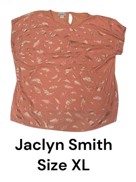 Photo of free Jaclyn Smith Woman’s Top (Brooklyn Storage) #1