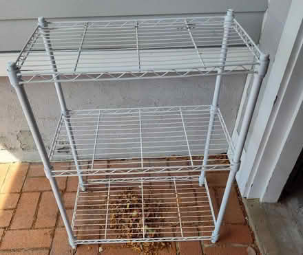 Photo of free 3-level metal storage rack (Sau) #1