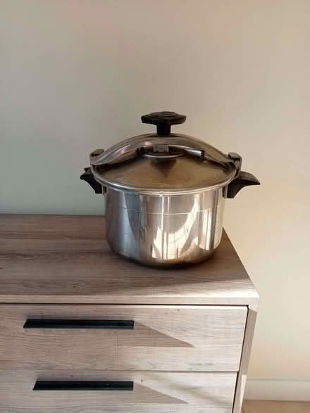 Photo of free Pressure cooker (Drayton PO6) #1