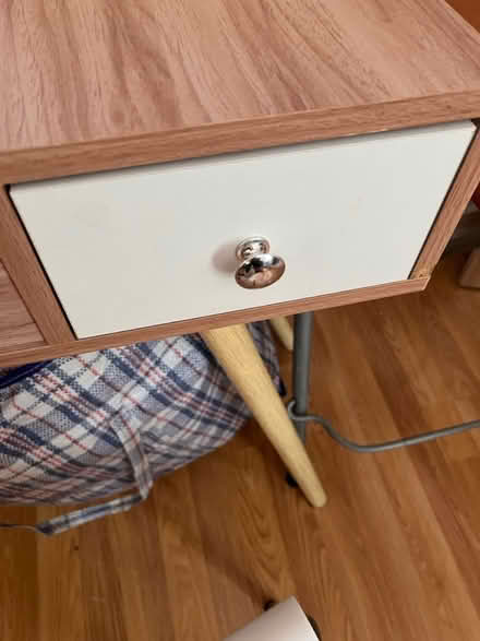 Photo of free Vanity/dressing table (WD23) #4