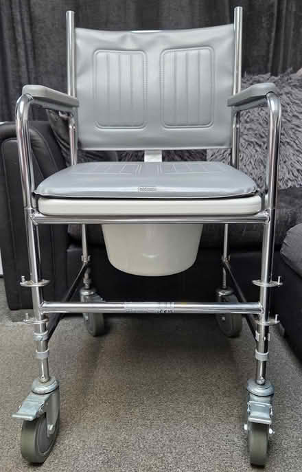 Photo of free Comode (Thornton heath) #1
