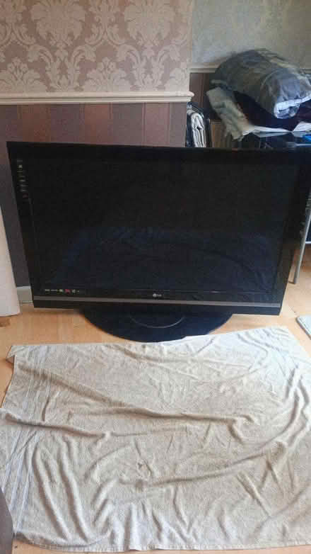 Photo of free 50" tv (Abingdon ox) #1