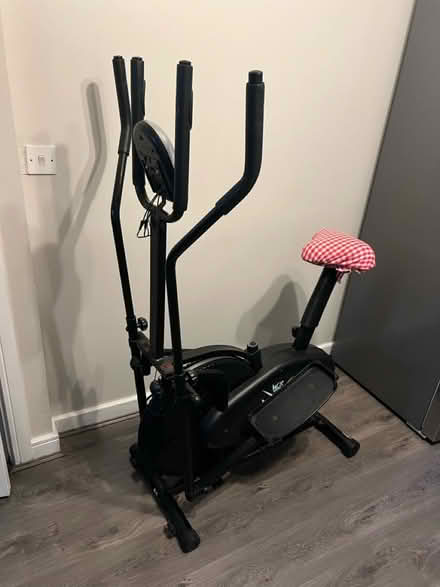 Photo of free Cross trainer (B661ha) #1